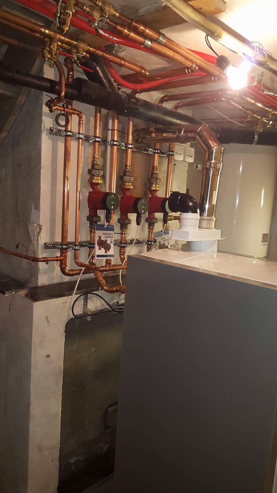 Installation tuyaux cuivre et pompes Grundfos